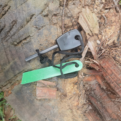 พกพา Mini Emergency พรีเมียม Survival แม็กนีเซียม Fire Starter กับ Scraper